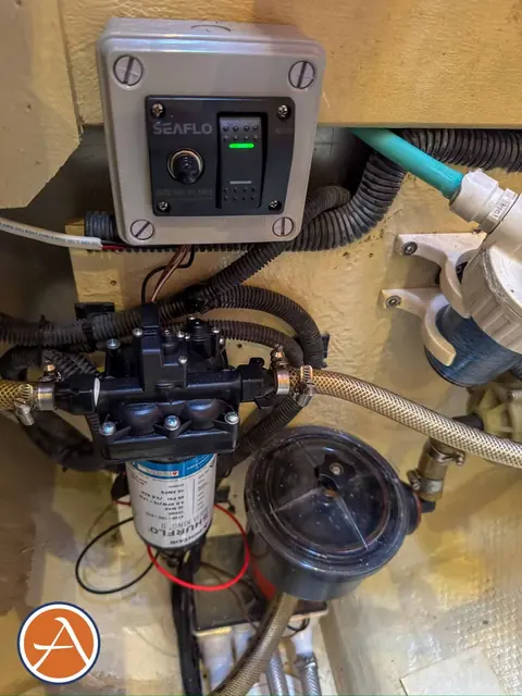 Adventure Antares listing photo showing dry bilge.