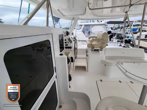 Cinnamon Antares listing photo showing helm starboard view.