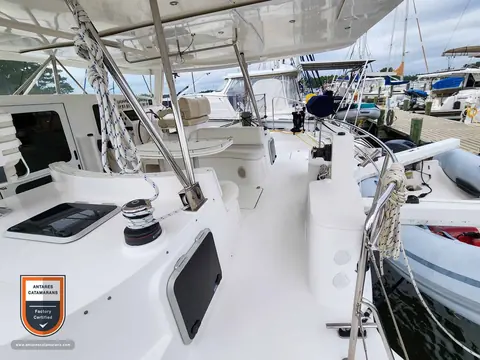 Cinnamon Antares listing photo showing port aft cockpit view.