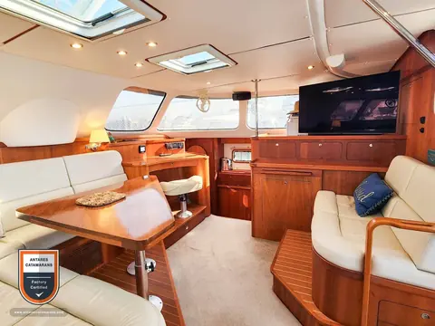 Halo Antares listing photo showing salon.