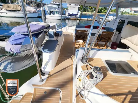 Halo Antares listing photo showing cockpit sb looking port.