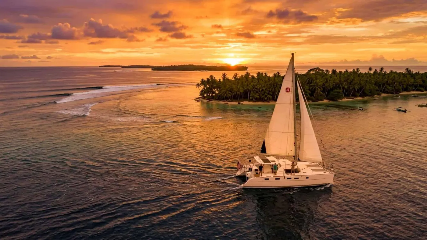 Catamaran vs Monohull: The Complete Comparison Guide hero image