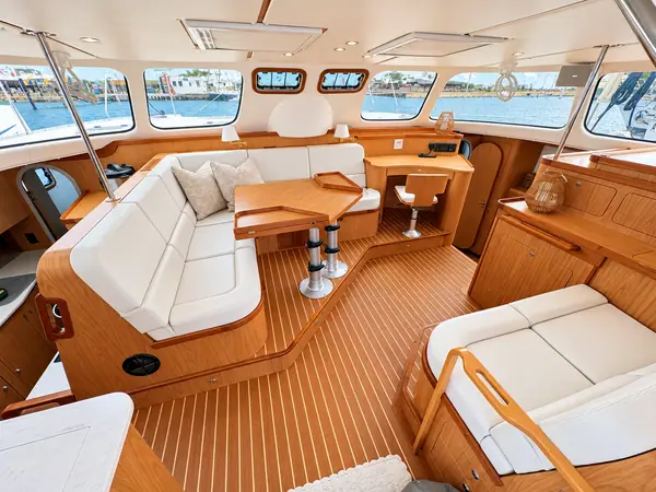 Lucy Antares listing photo showing saloon 2.