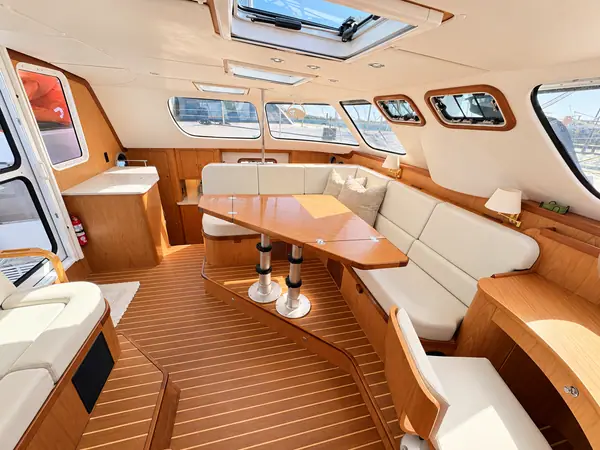 Lucy Antares listing photo showing saloon port.
