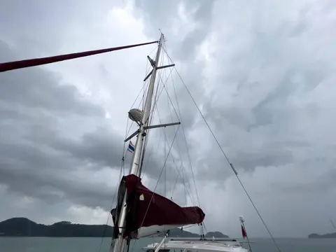 Whatabout Antares listing photo showing rigging scaled.