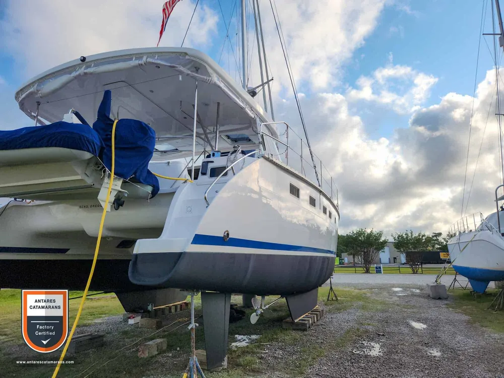 Zephyr Antares listing photo showing stern sb aft.